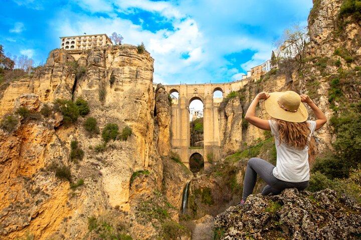Excursion privée d'une journée de Malaga à Ronda et Marbella, Chauffeur local