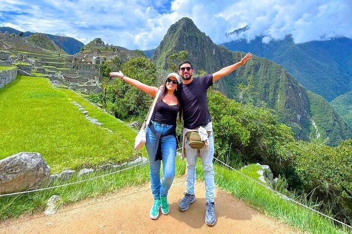 2 Day Machu Picchu & Sacred Valley Tour from Cusco /Train & Guide