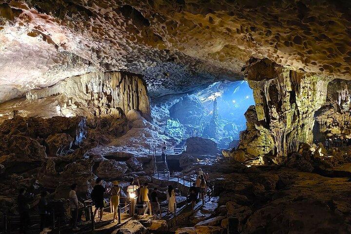Premium Halong Bay Day Trip por cruzeiro de 5 estrelas a partir do porto