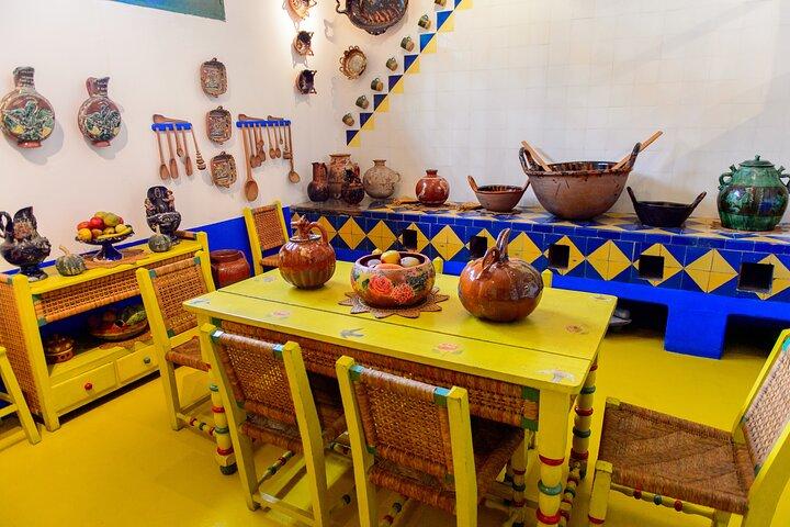 Frida Khalo Museum with Transportation and Culinary Experience