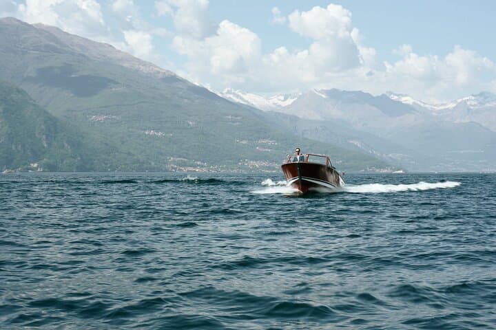 Private Lake Como Wooden Speedboat Tour with Aperitif