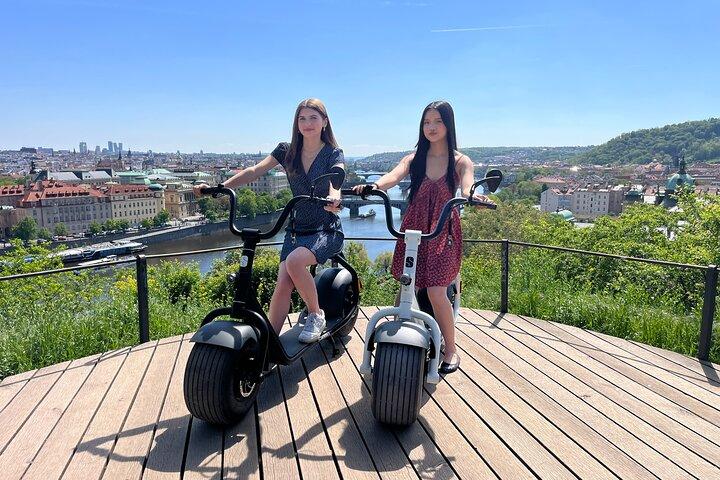 Prague Fat Tire ou Regular Scooter City Tour