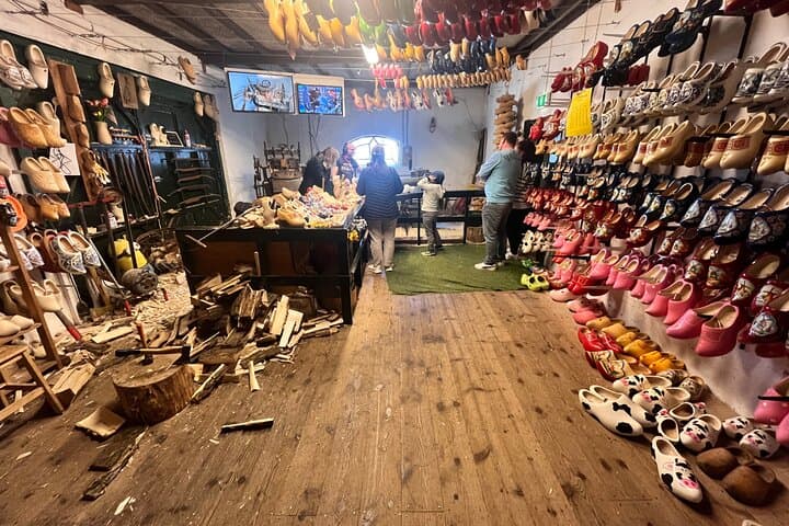 Private tour from Amsterdam, windmills, clogs & cheese..