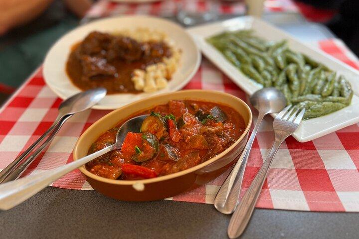 Tour gastronomico del centro storico di Nizza e del mercato locale con 10 degustazioni autentiche