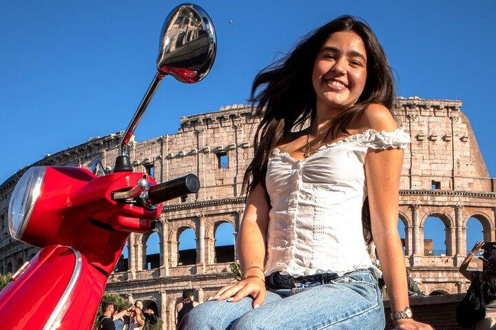 Roma Vespa Rotonda con Foto nella Città Eterna