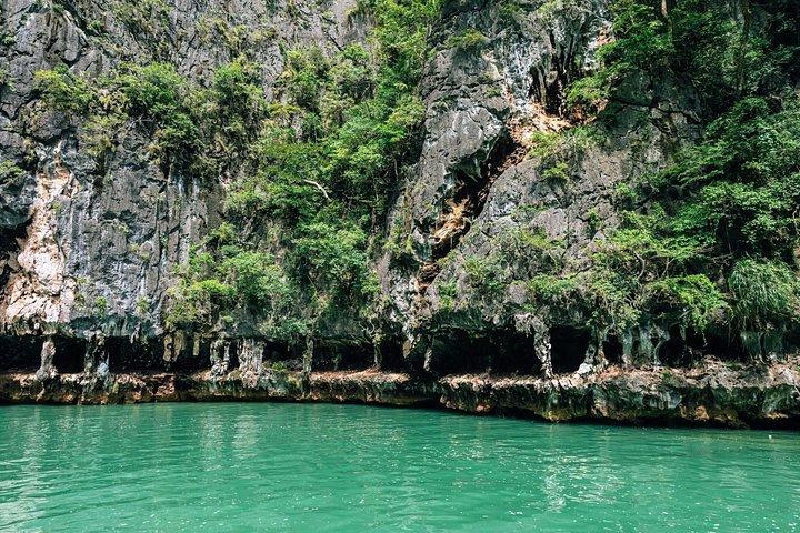 ジェームズ・ボンドの秘密の島へスイフトパワー・カタマラン・グライド
