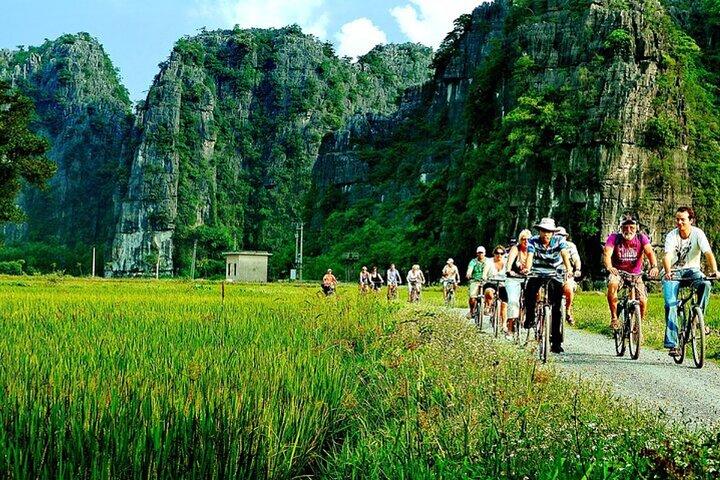 Excursión de un día a Ninh Binh - Hoa Lu – Tam Coc – Cueva de Mua
