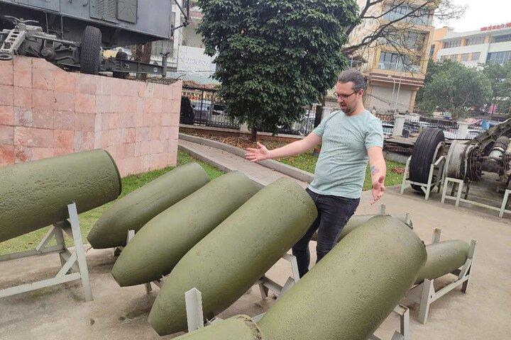 Hanoi Hoa Lo Prison and War museums Tour