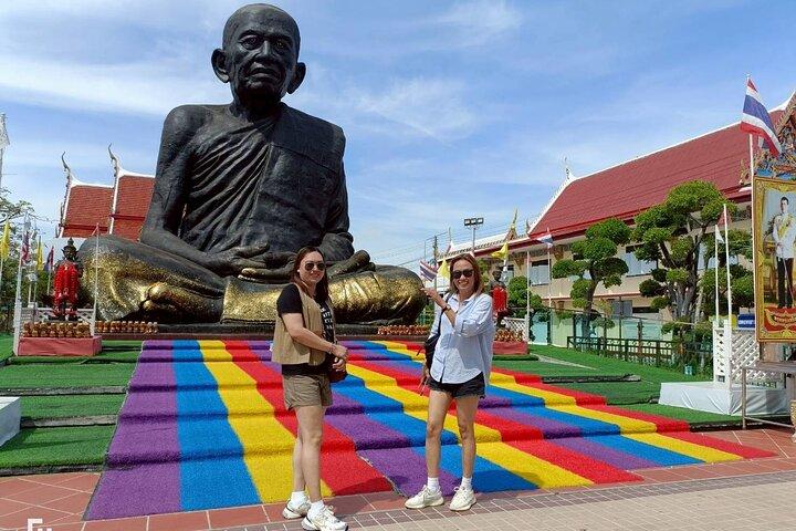 Maeklong Railway och Damnoen Saduak Floating Market Guide Tour