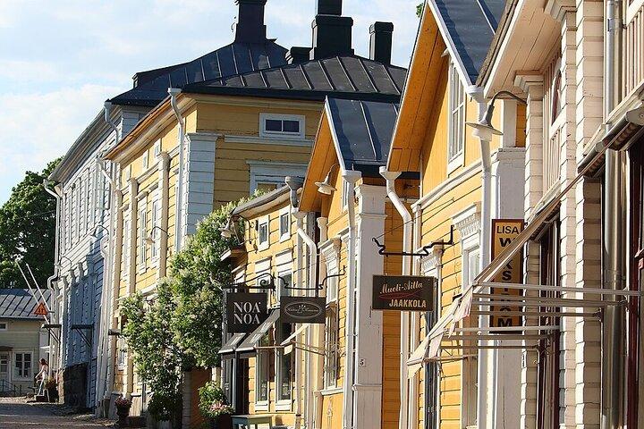 ヘルシンキとポルヴォー旧市街のグランドツアー