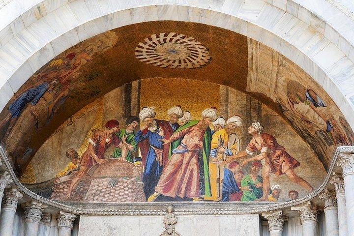 ヴェネツィアのドージェ宮殿とサンマルコ寺院ガイドツアー