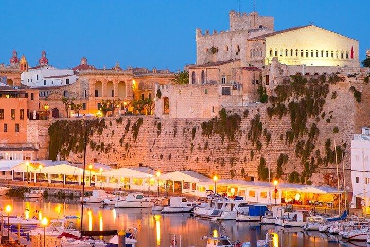 Ferry de ida e volta de Alcudia Mallorca para Menorca