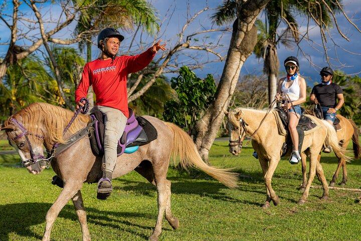Escursione a cavallo in un ranch privato