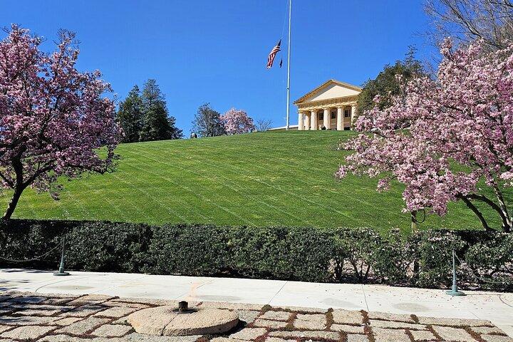 Besuchen Sie den Arlington National Cemetery mit einem der besten Guides von DC!