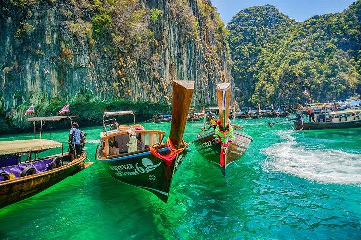 Excursion d'une demi-journée à Phi Phi avec Maya Bay en bateau longue queue au départ de Phi Phi