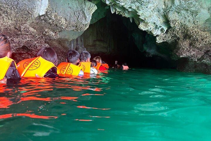 エメラルドケーブ付きプライベートロングテールボートで行くランタ島4島