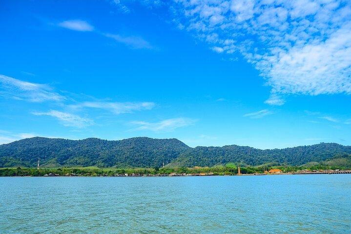 エメラルドケーブ付きプライベートロングテールボートで行くランタ島4島