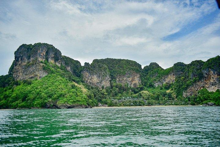 ランタ島発ローク島とハー島終日シュノーケリングツアー