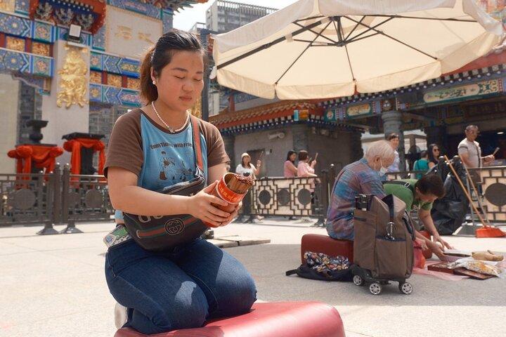 Explora Hong Kong con estilo de adivinación