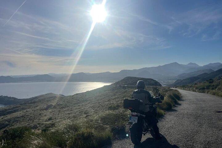 Rutas guiadas en moto por Mallorca Descubre la isla