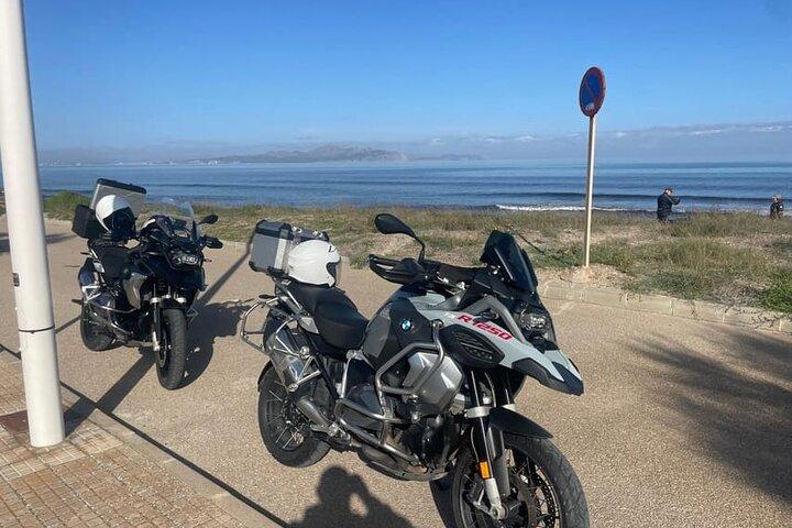 Rutas guiadas en moto por Mallorca Descubre la isla