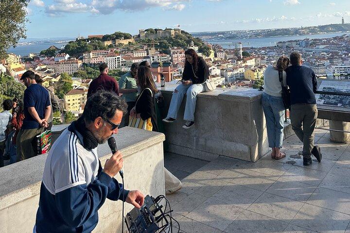 Private Eco Tuk Tuk Tour of Lisbon's Center Essential Landmarks