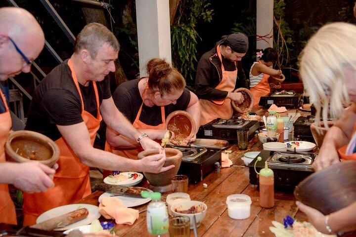 Classe de culinária tailandesa de Koh Samui com mercado local