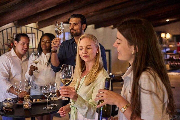Penedes Wine & Cava Tasting & 4WD Vineyards Tour fra Barcelona