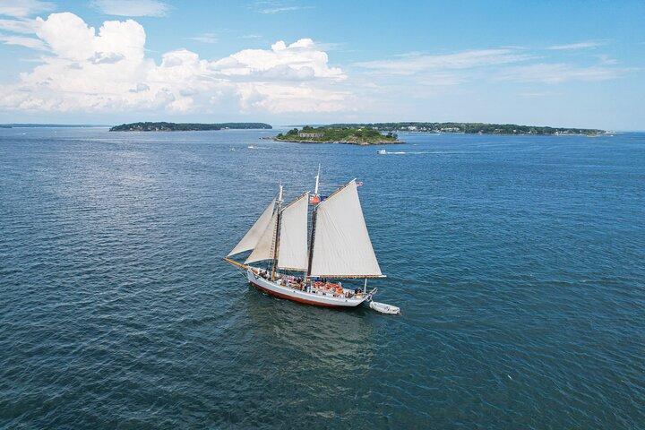Nachmittags-Windjammer-Kreuzfahrt entlang der Küste von Portland, Maine
