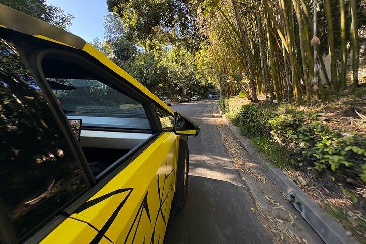 30 - Minuten Fahrt : Los Angeles im Cybertruck erkunden