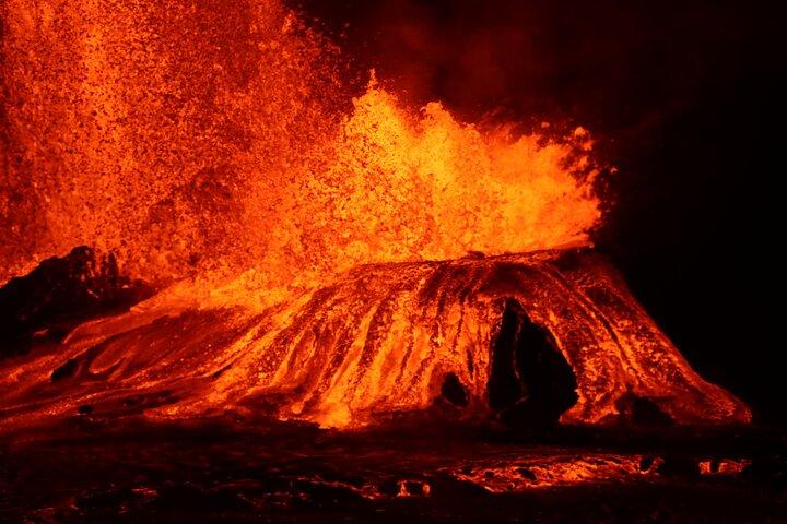La guida privata si incontra nel Parco Nazionale dei Vulcani delle Hawaii