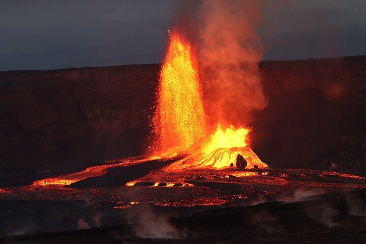 La guida privata si incontra nel Parco Nazionale dei Vulcani delle Hawaii