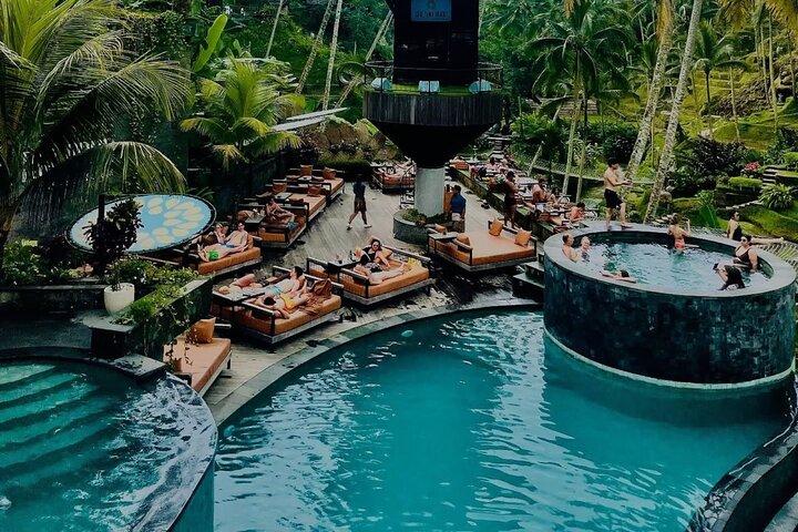 Bali Blue Lagoon Snorkeling con barra de piscina de río tropical Ubud