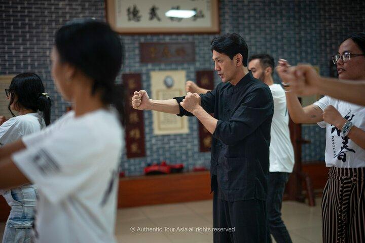 Dagstur til at lære kung fu og løve dans i Bruce Lee's hjemby