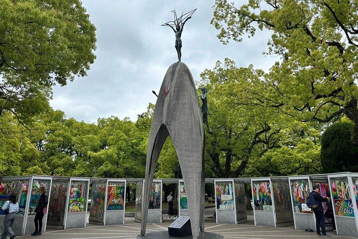 História de Hiroshima e caminhada noturna