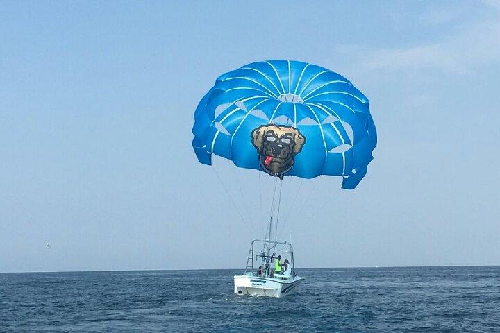 Sun Dogs Parasailing Tour em Destin Flórida