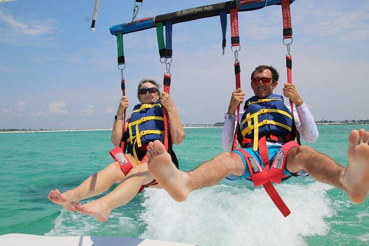 Sun Dogs Parasailing Tour em Destin Flórida