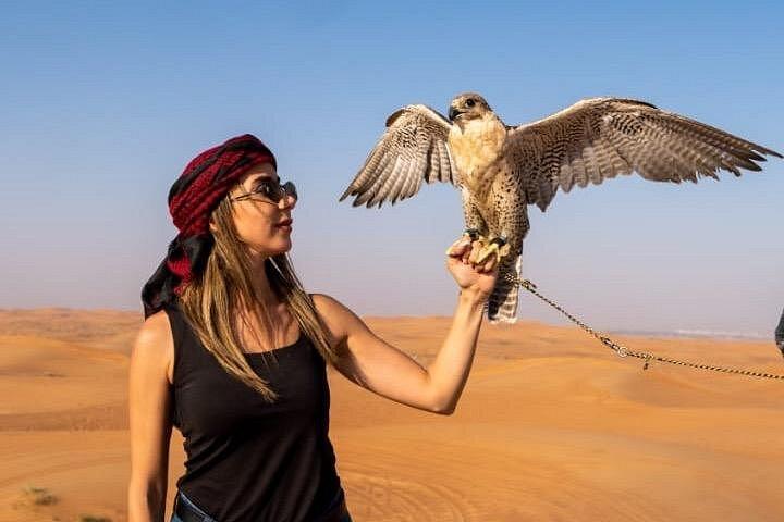Dubai Desert Safari med grill middag, kamel ridning og live shows