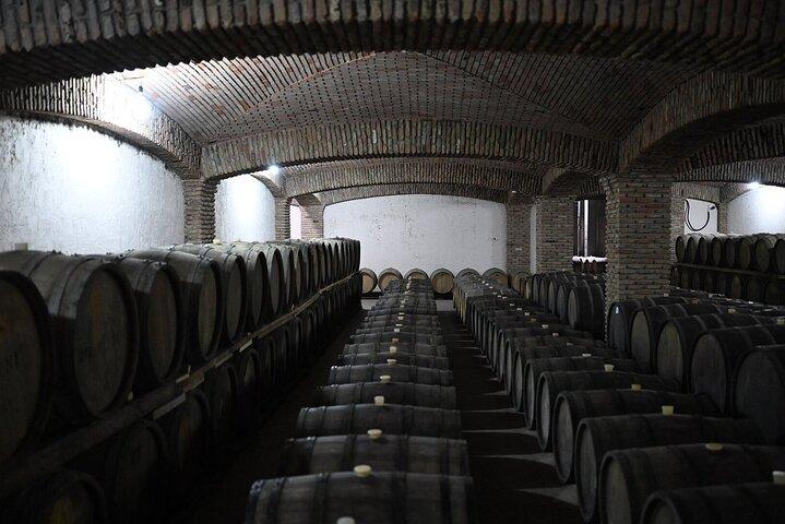 Dal monastero di Tbilisi Sighnaghi Bodbe e dalla cantina Kindzmarauli