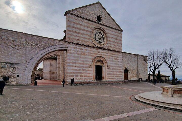 Assisi Through The Ages: セルフガイドによるオーディオウォーキングツアー