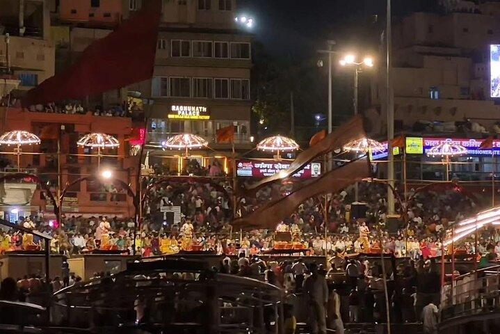 Ganga Aarti Avondtour in Varanasi met Heilige Kashi Expedities