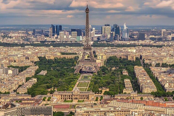 Paris privat flygplatstransfer & sightseeingtur i staden