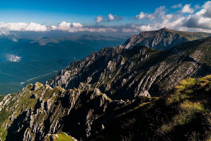 Guidad en natts vandring till Mălăiești Cabin med Bukarest Transfer