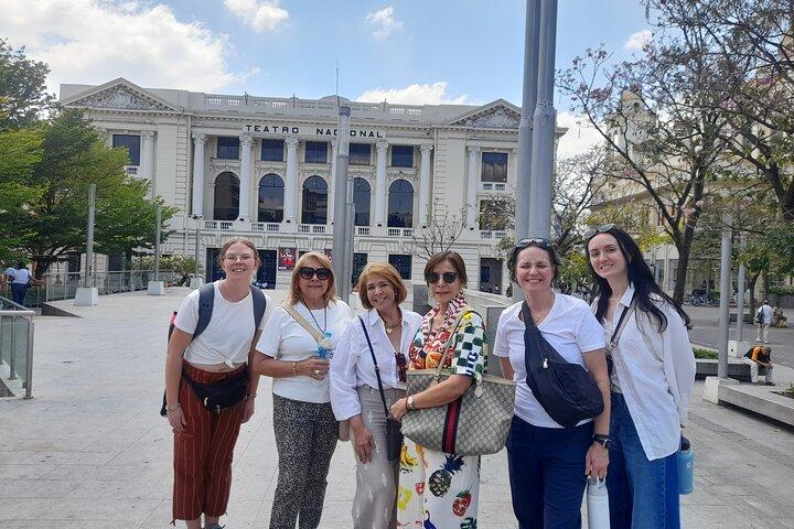 Sightseeing old town San Salvador with Hugo's City Tour