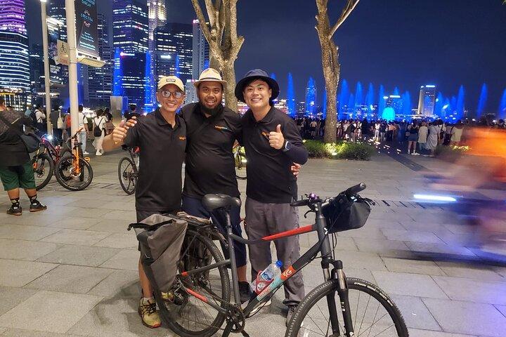 シンガポールマリーナベイ小グループナイトサイクリングツアー