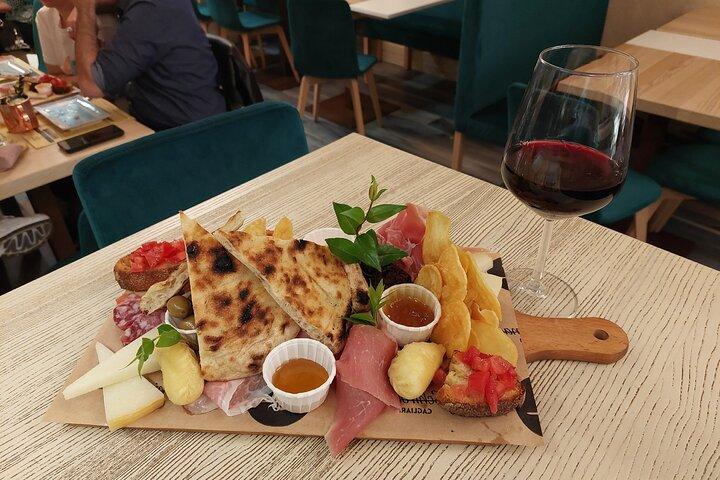 Cagliari: Uma refeição completa Sardinha Food Tour com fazer comer melhor
