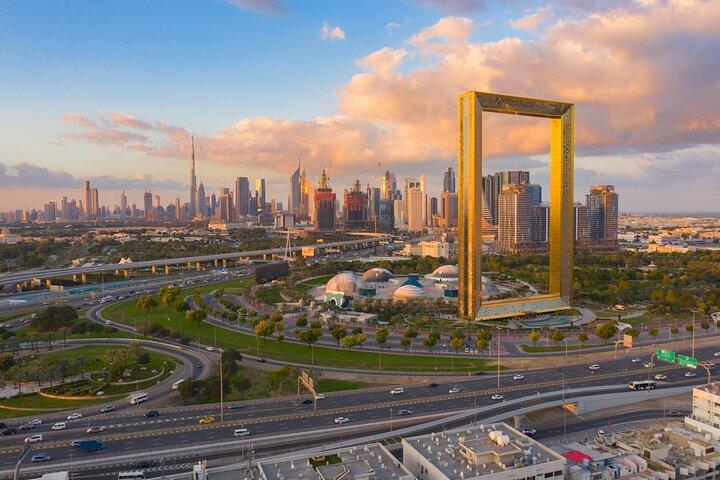 Dubai Stadtrundfahrt mit Burj Khalifa am oberen Eingang