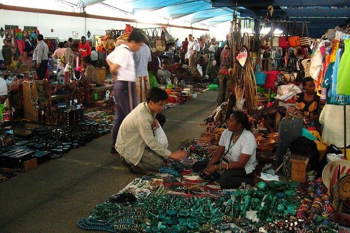Shopping di souvenir di Nairobi e tour storico di mezza giornata