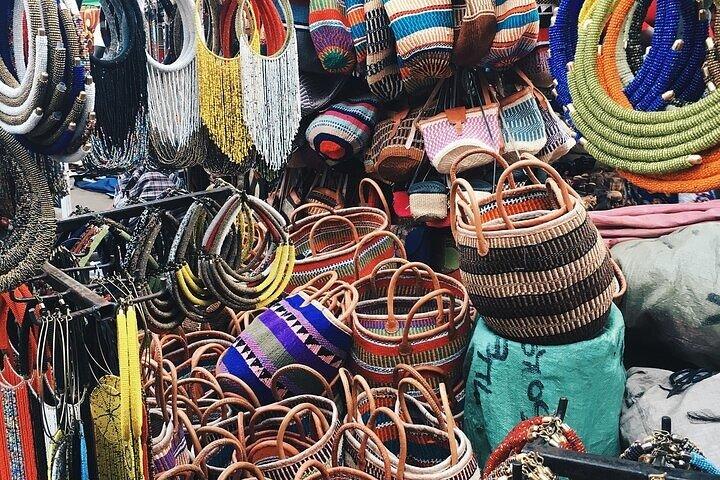 Shopping di souvenir di Nairobi e tour storico di mezza giornata