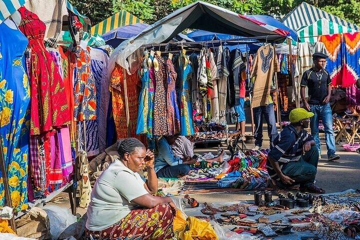Shopping di souvenir di Nairobi e tour storico di mezza giornata